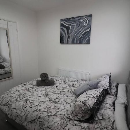 Cosy Two Bedroom First Floor Apartment Birmingham Ngoại thất bức ảnh