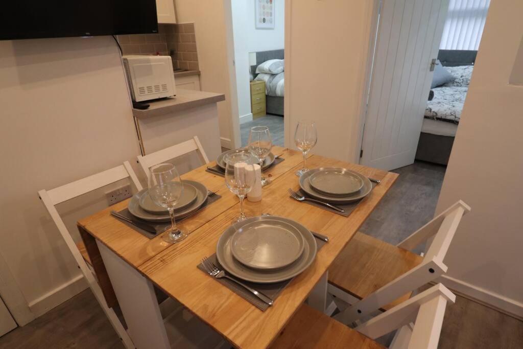 Cosy Two Bedroom First Floor Apartment Birmingham Ngoại thất bức ảnh