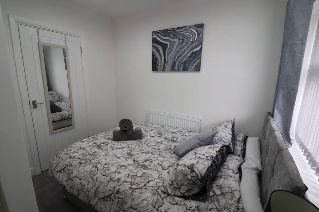Cosy Two Bedroom First Floor Apartment Birmingham Ngoại thất bức ảnh