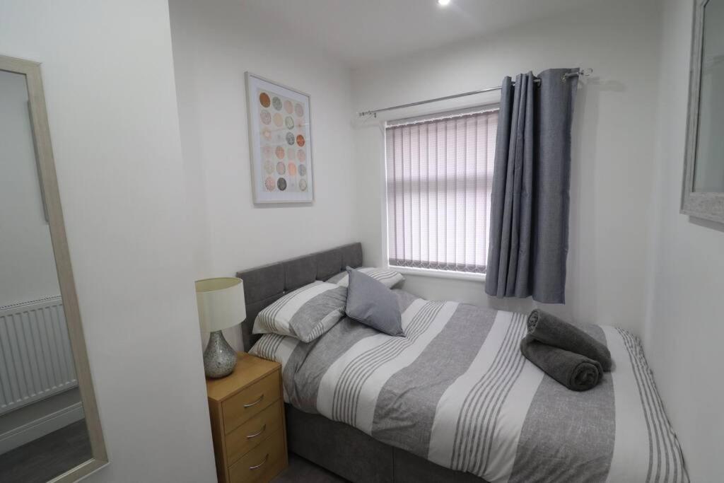 Cosy Two Bedroom First Floor Apartment Birmingham Ngoại thất bức ảnh